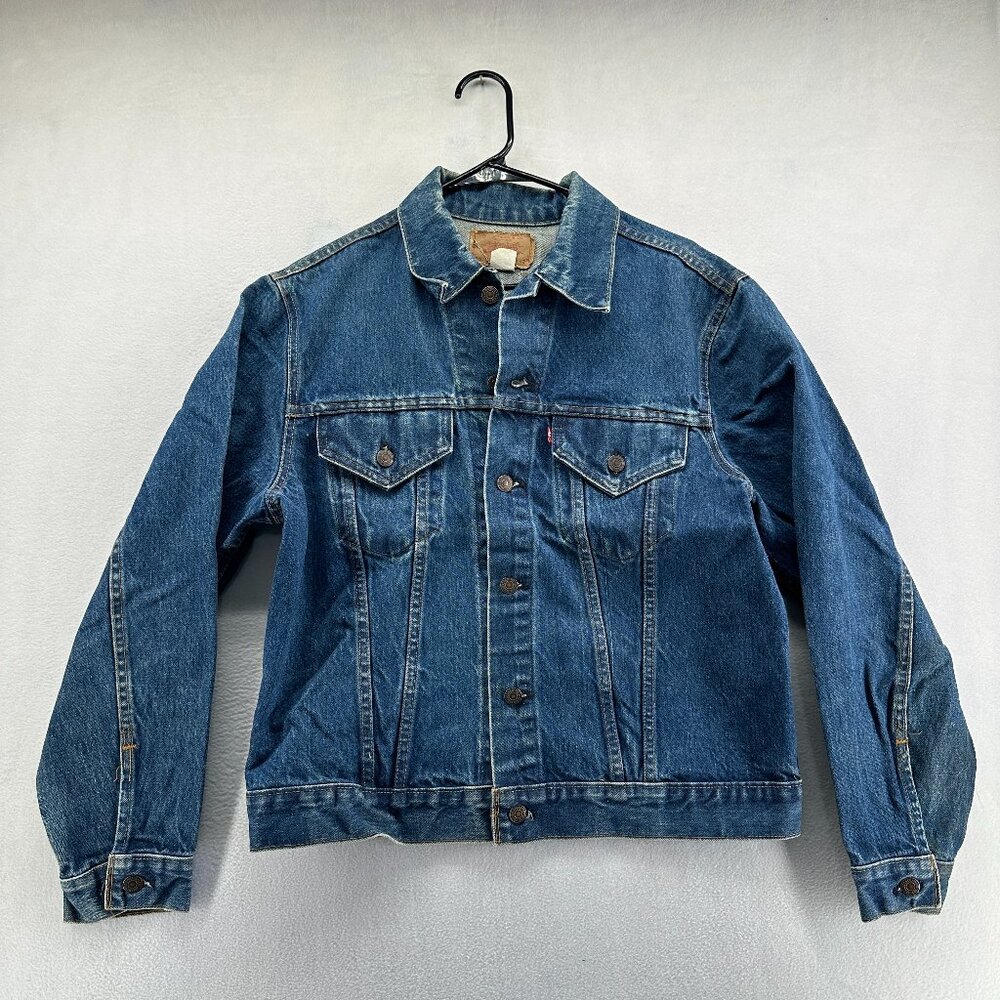 Vintage Levi's Jean Trucker Jacket Denim Size 42 Womens Size Large Made in USA